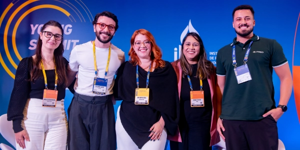 Izabela, Guilherme, Ana Beatriz, Viviane e José